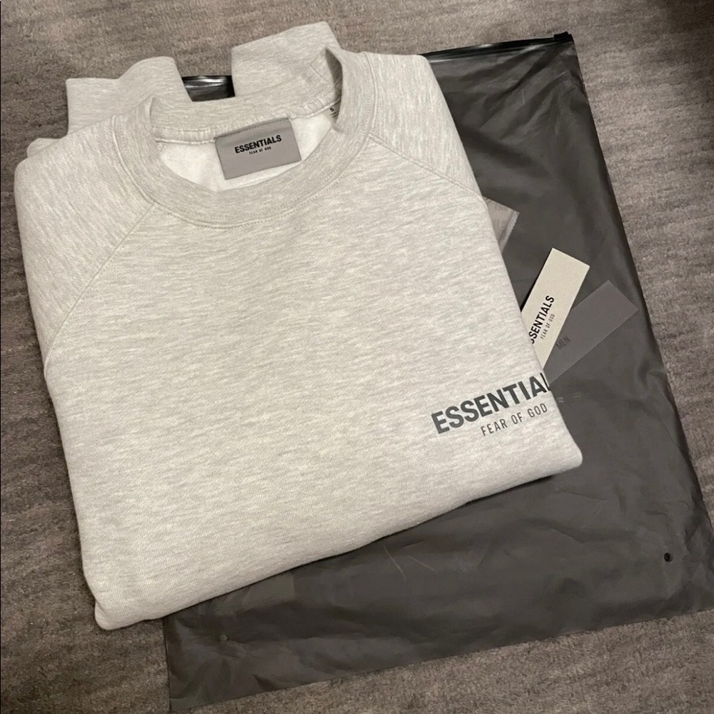 New Fear Of God ESSENTIALS Crewneck - Oatmeal - Small